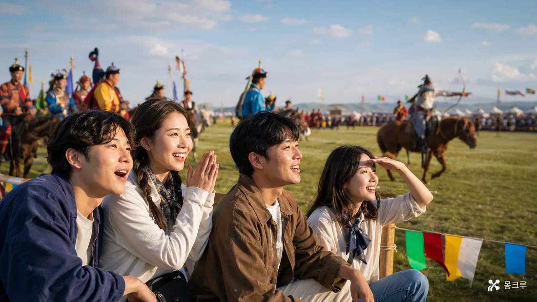 전통 축제를 관람하는 여행자들